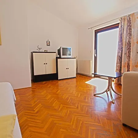 Milio 1105 Apartament