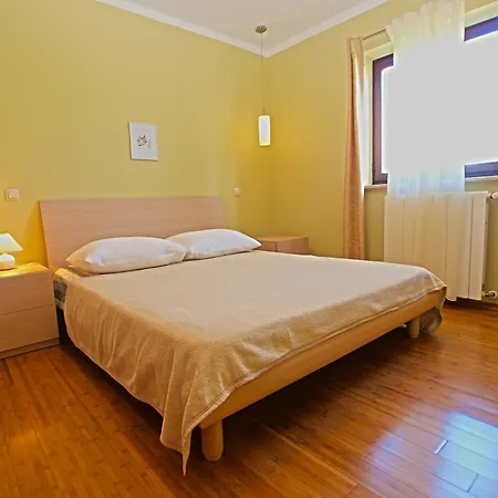 Milio 1105 * Fažana